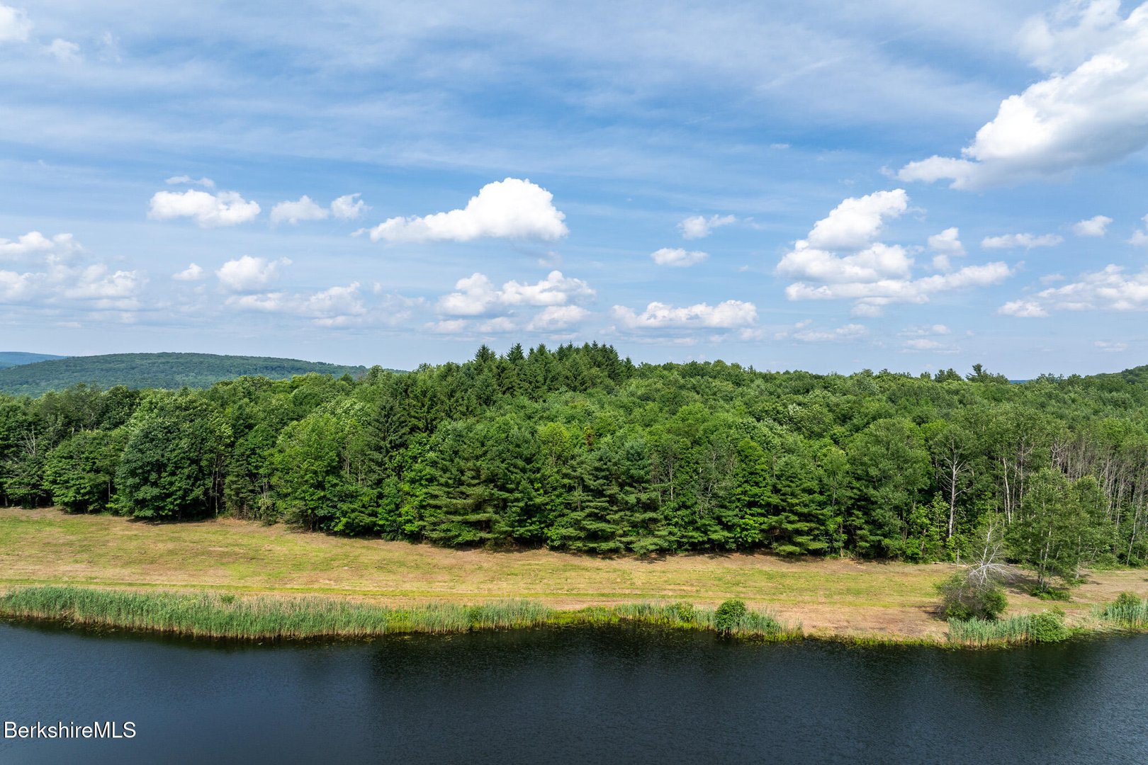 105 Norton Rd Photo 3