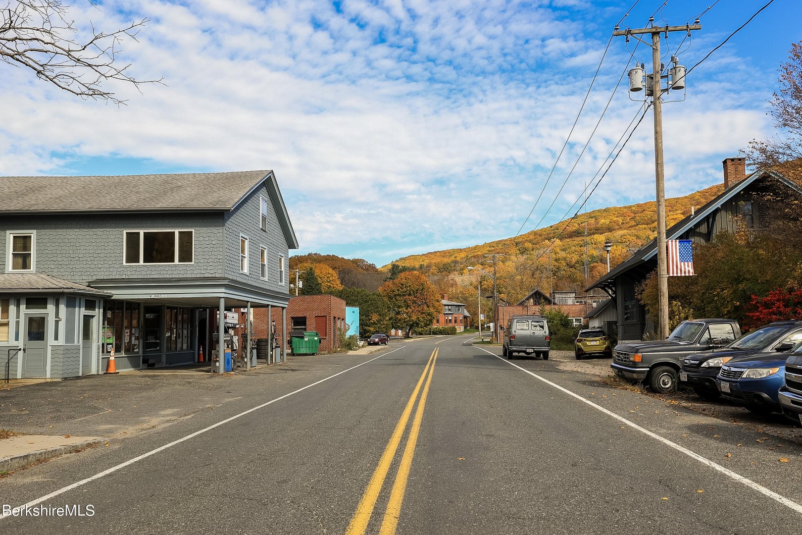 163 Front St Photo 11