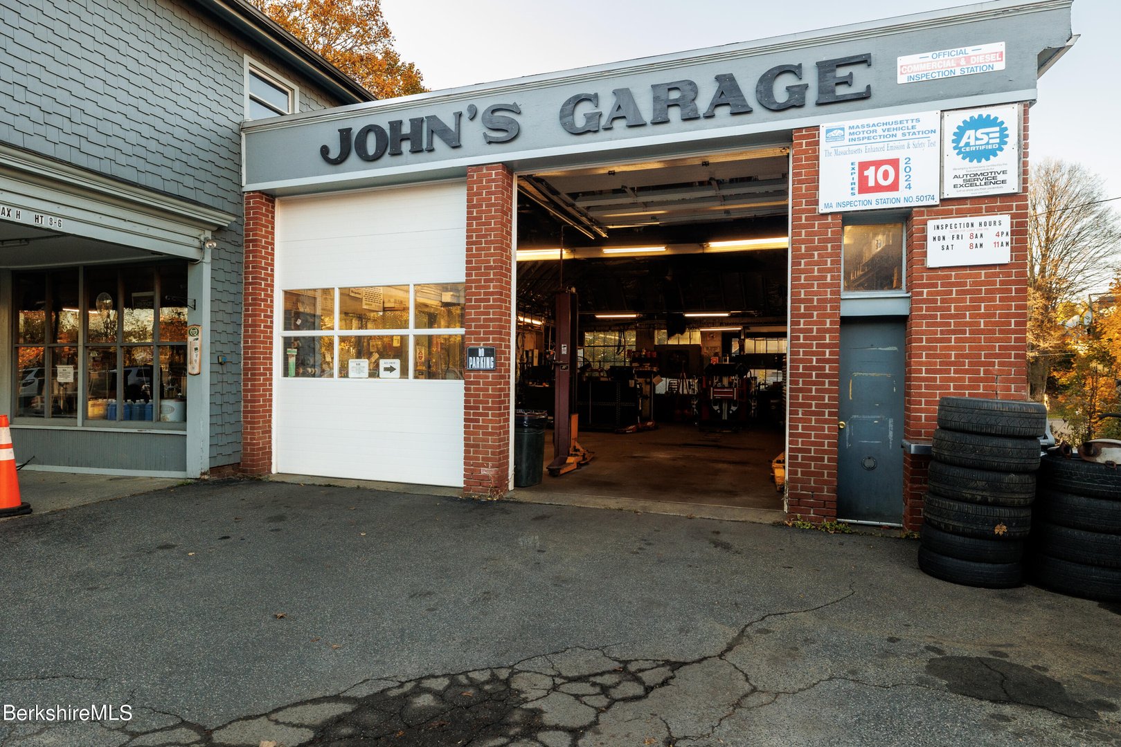 163 Front St Photo 3