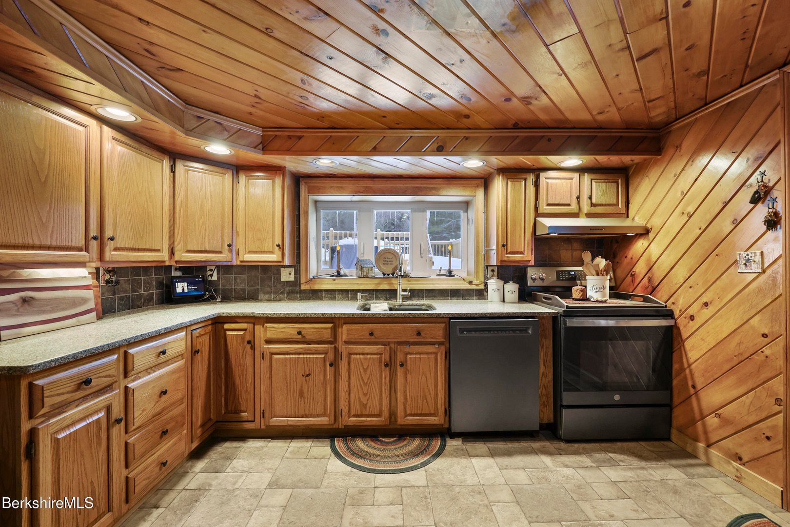 624 River Rd Photo 8