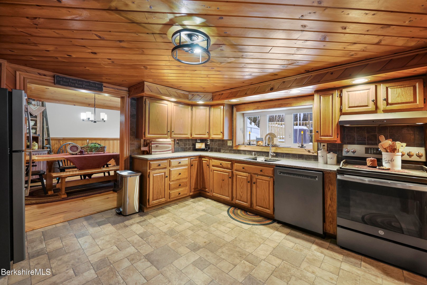 624 River Rd Photo 6