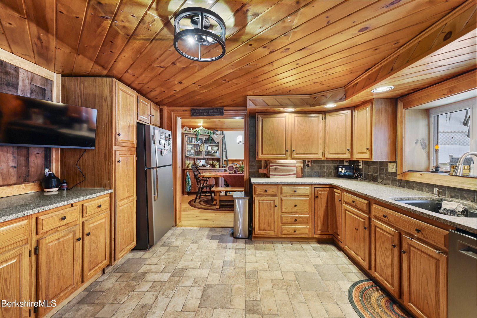 624 River Rd Photo 5