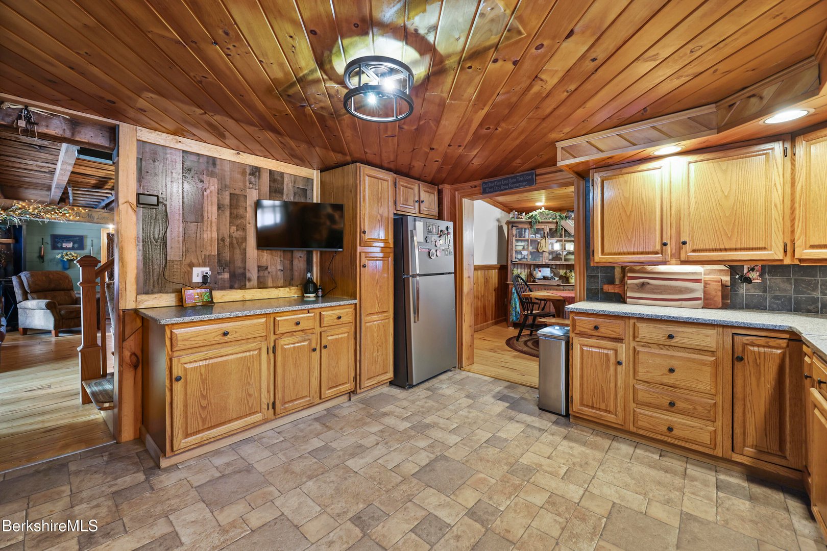 624 River Rd Photo 7