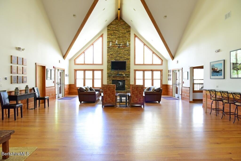 245 Clubhouse Dr Photo 23