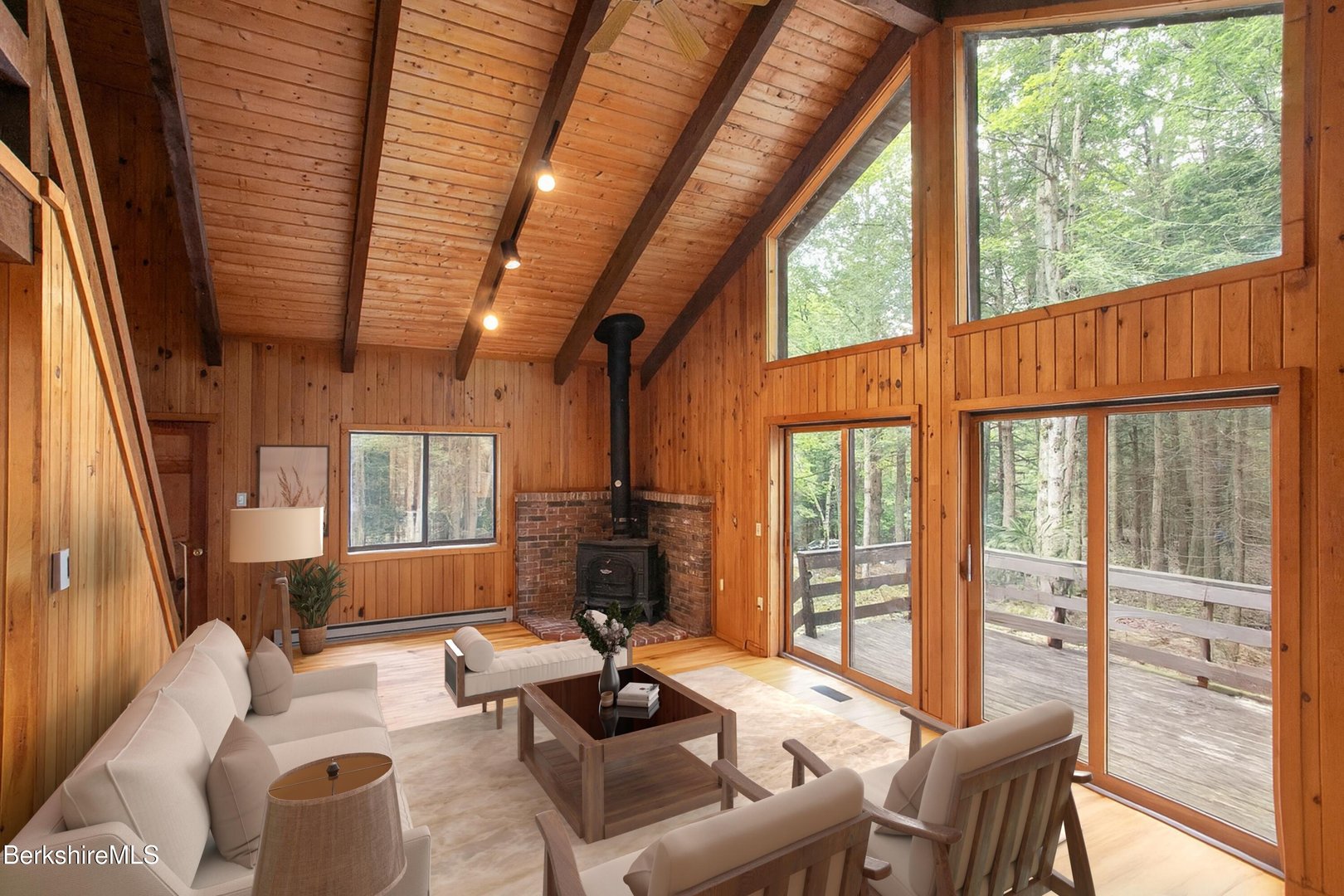 245 Clubhouse Dr Photo 6