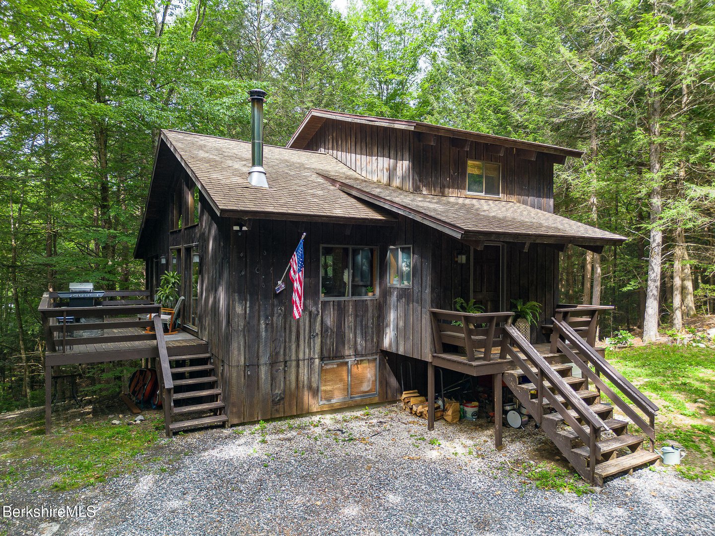 245 Clubhouse Dr Photo 2