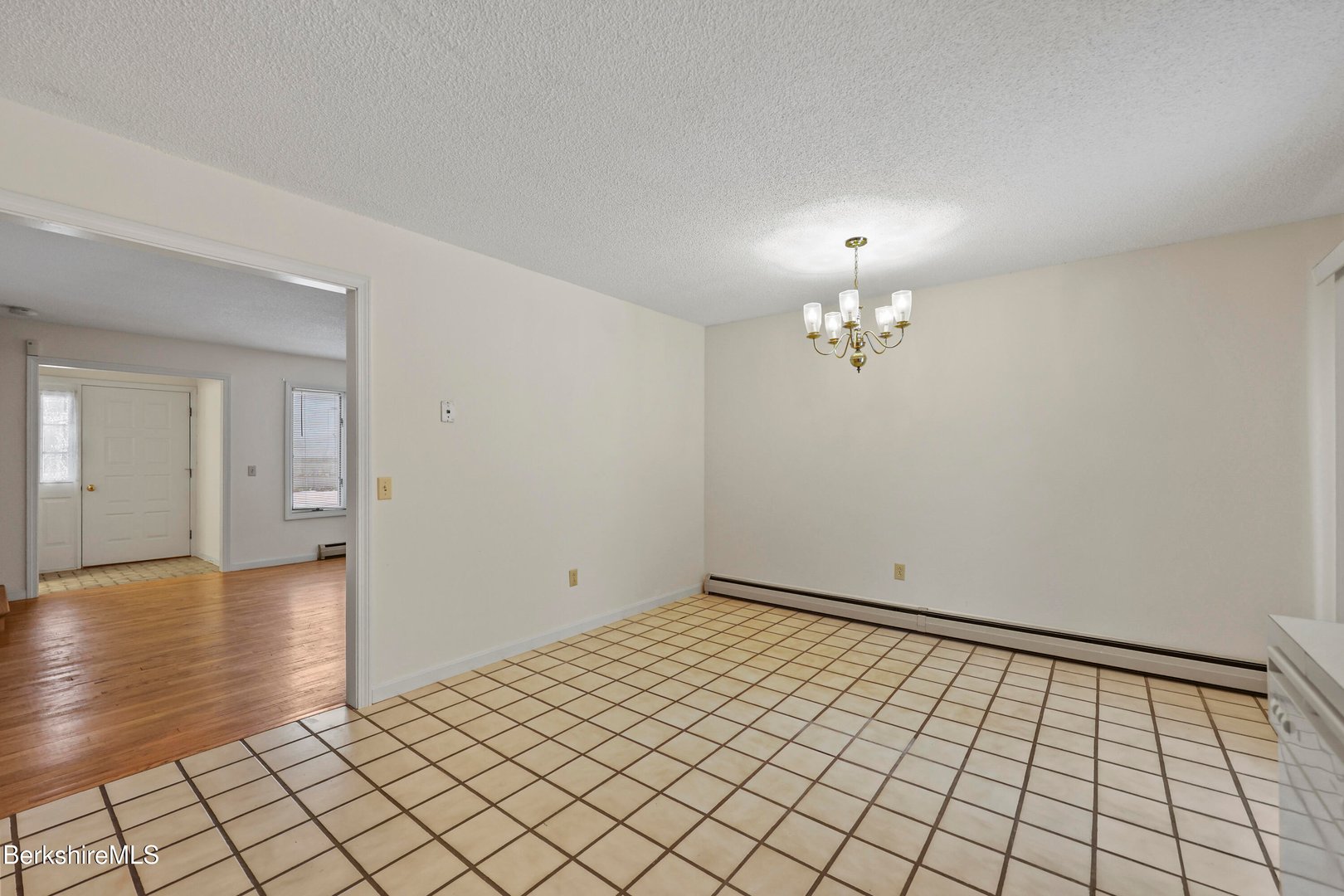 70 Lake St  #B Photo 11