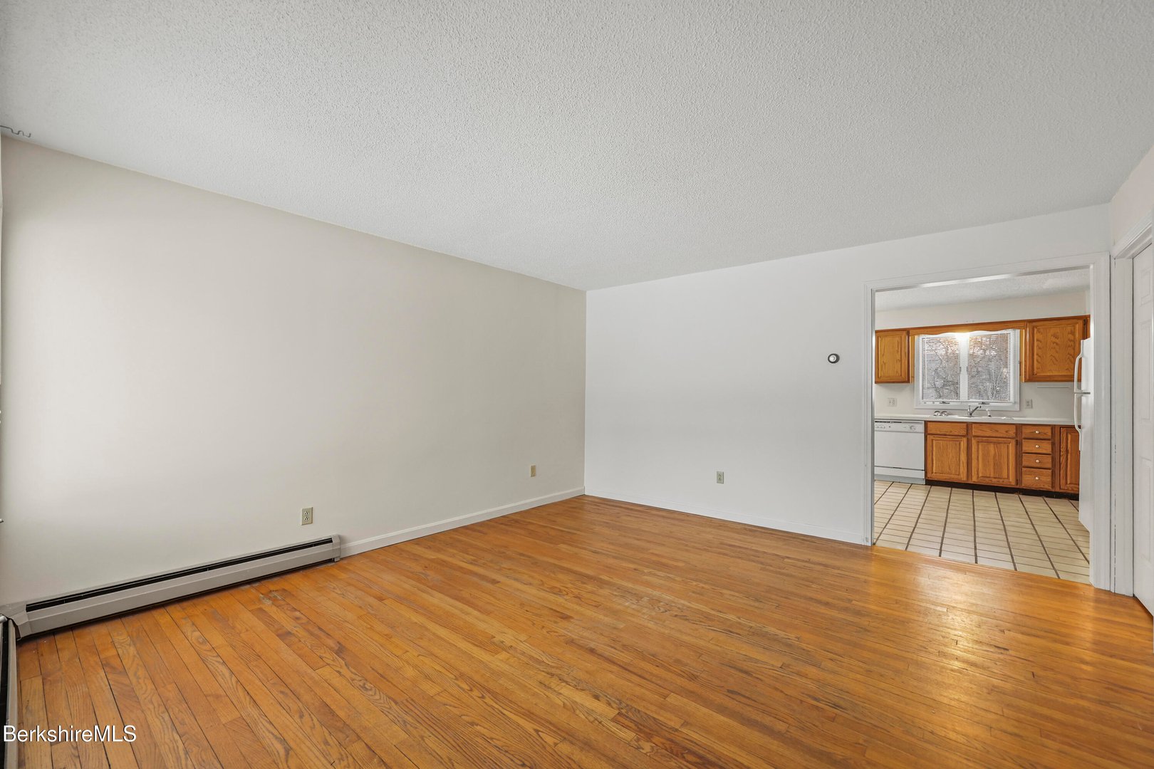 70 Lake St  #B Photo 3