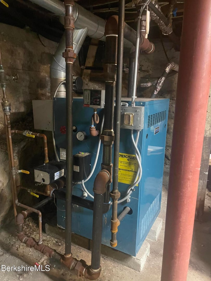 31 St Ann's Ave Photo 31