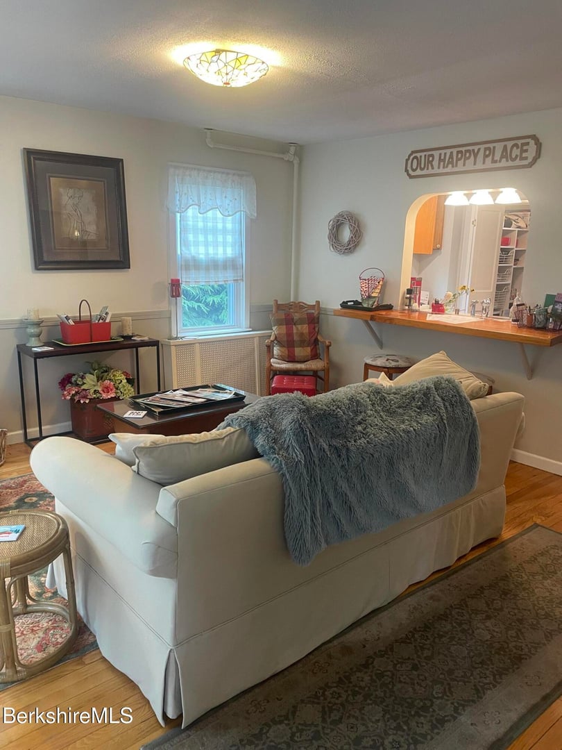 31 St Ann's Ave Photo 19