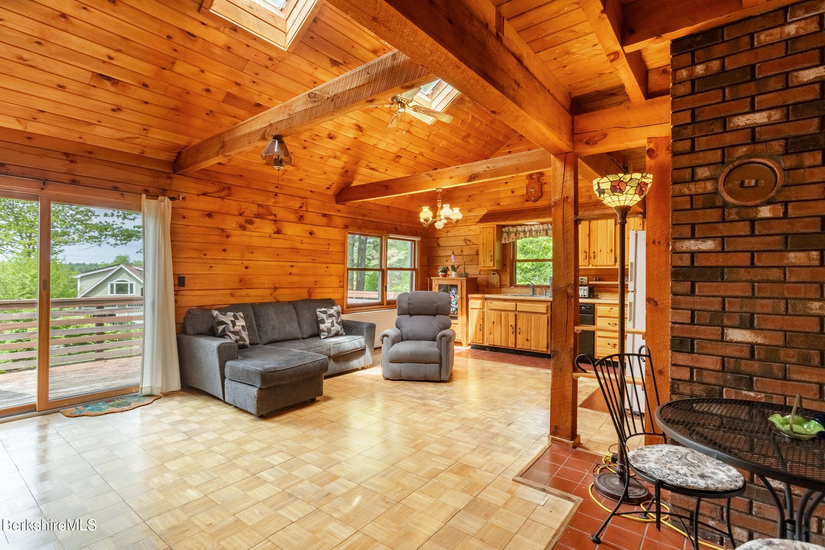 48 Canterbury Ln Photo 13