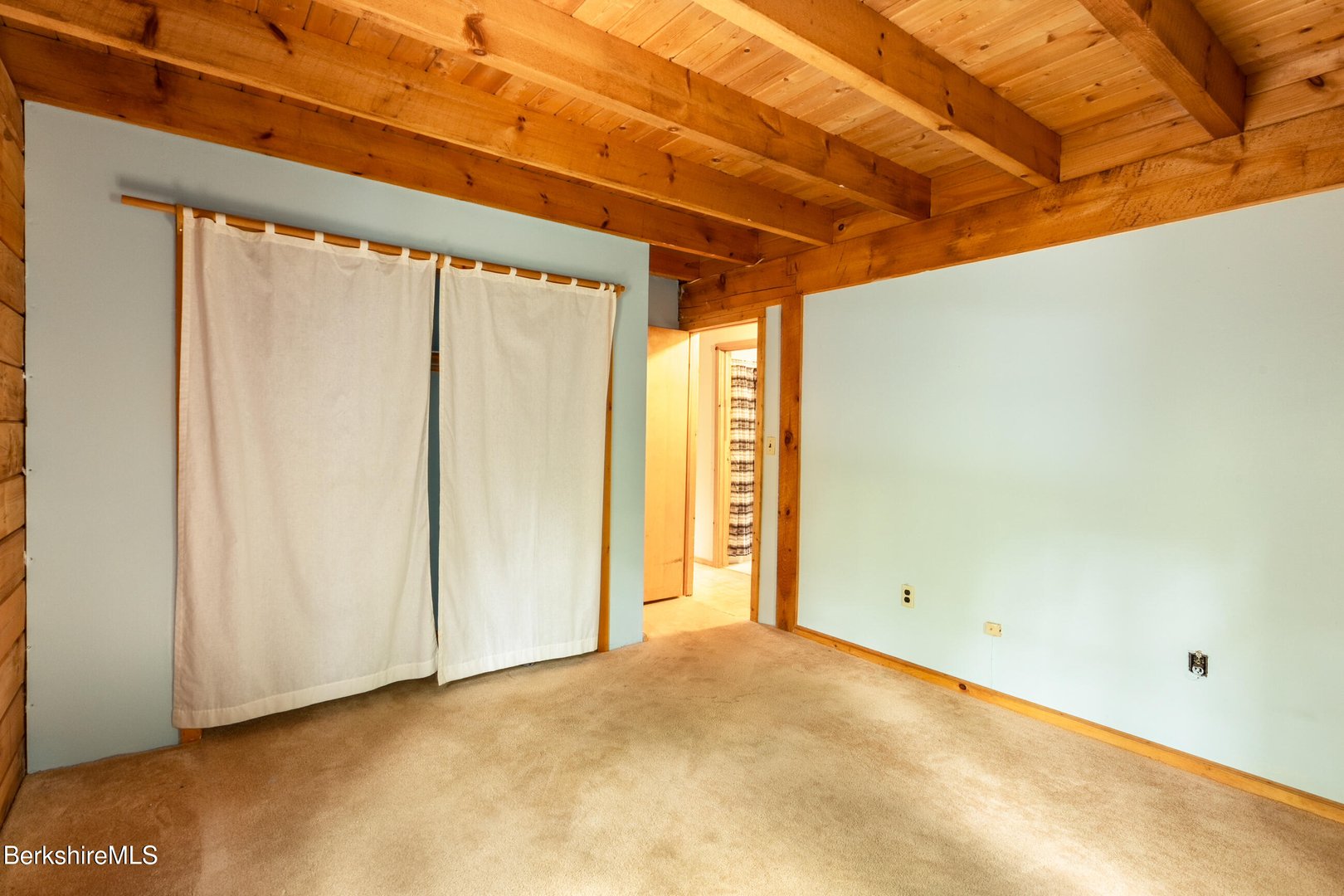 48 Canterbury Ln Photo 18