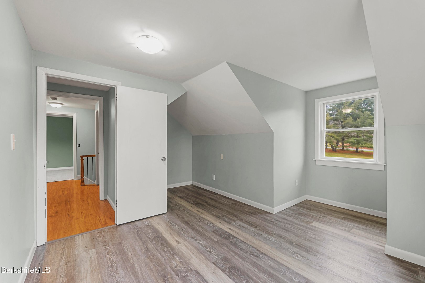 104 Washington Mountain Rd Photo 33