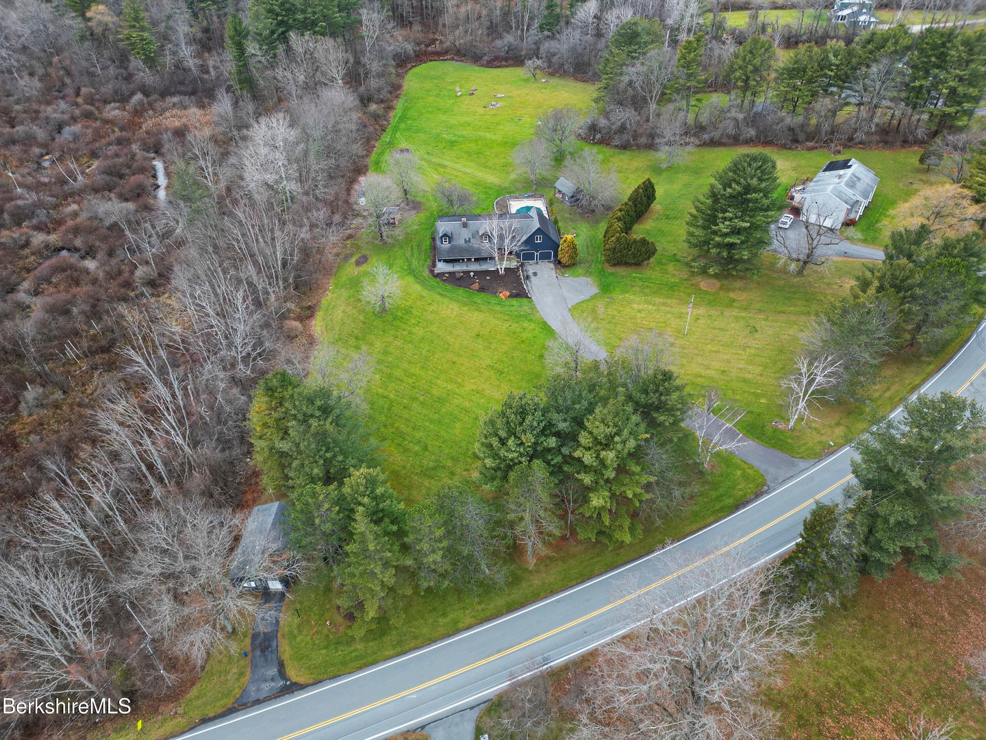 104 Washington Mountain Rd Photo 4