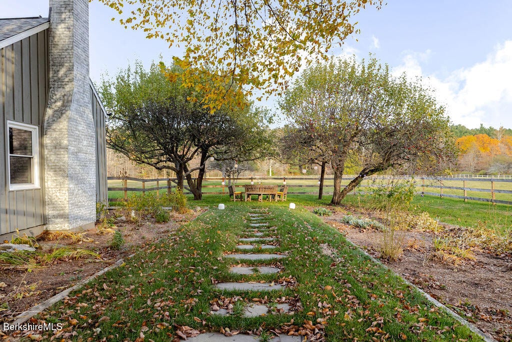 302A Egremont Plain Rd Photo 11