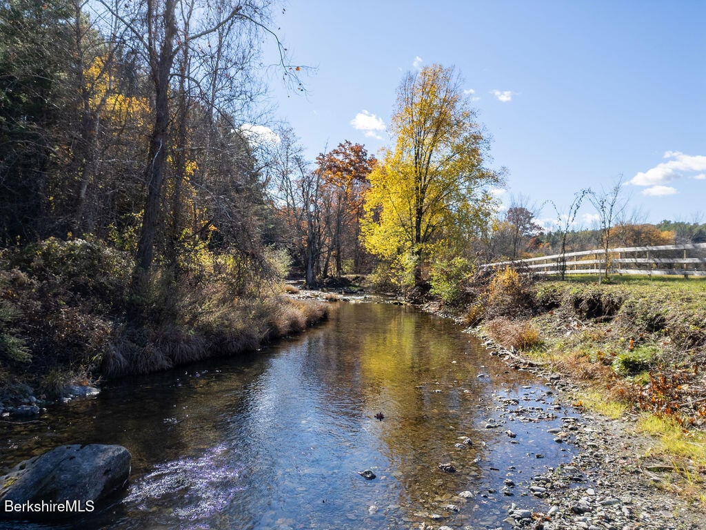 302A Egremont Plain Rd Photo 9