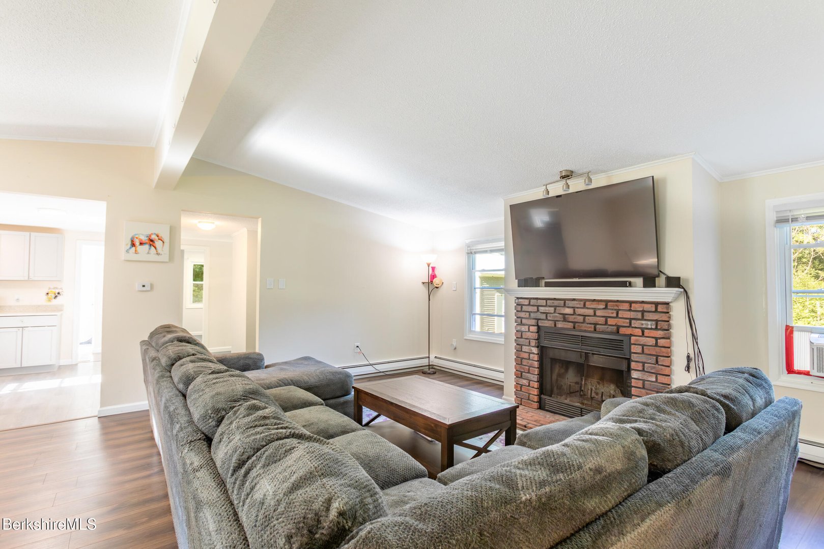 40 Curran Rd Photo 13