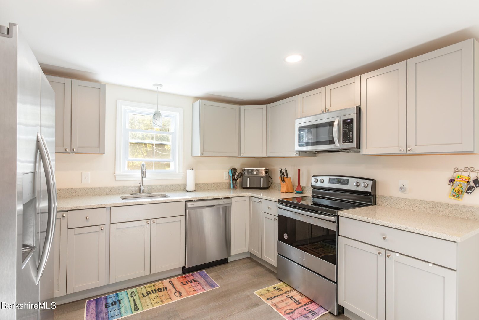 40 Curran Rd Photo 5