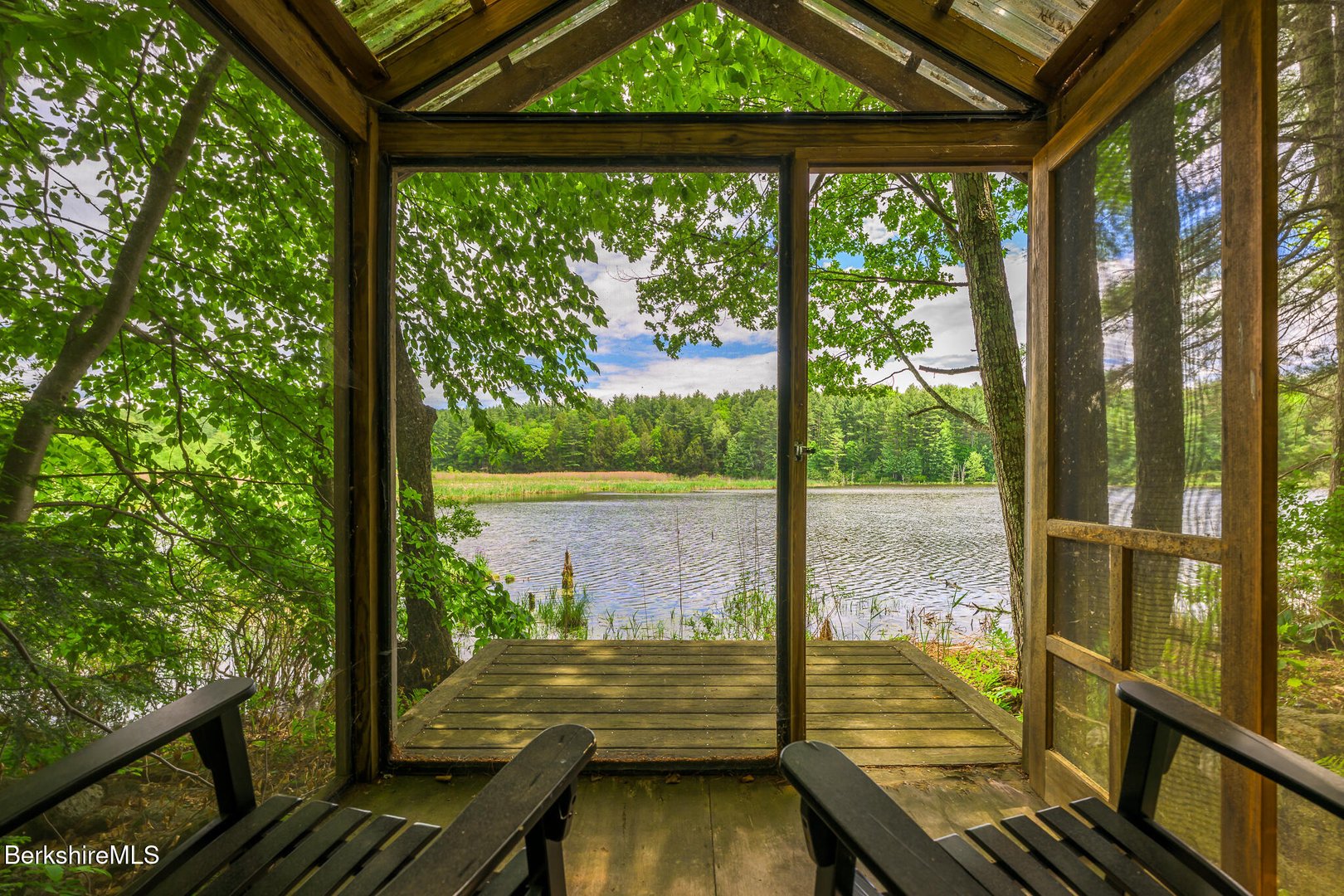 729 Hewins St Photo 51