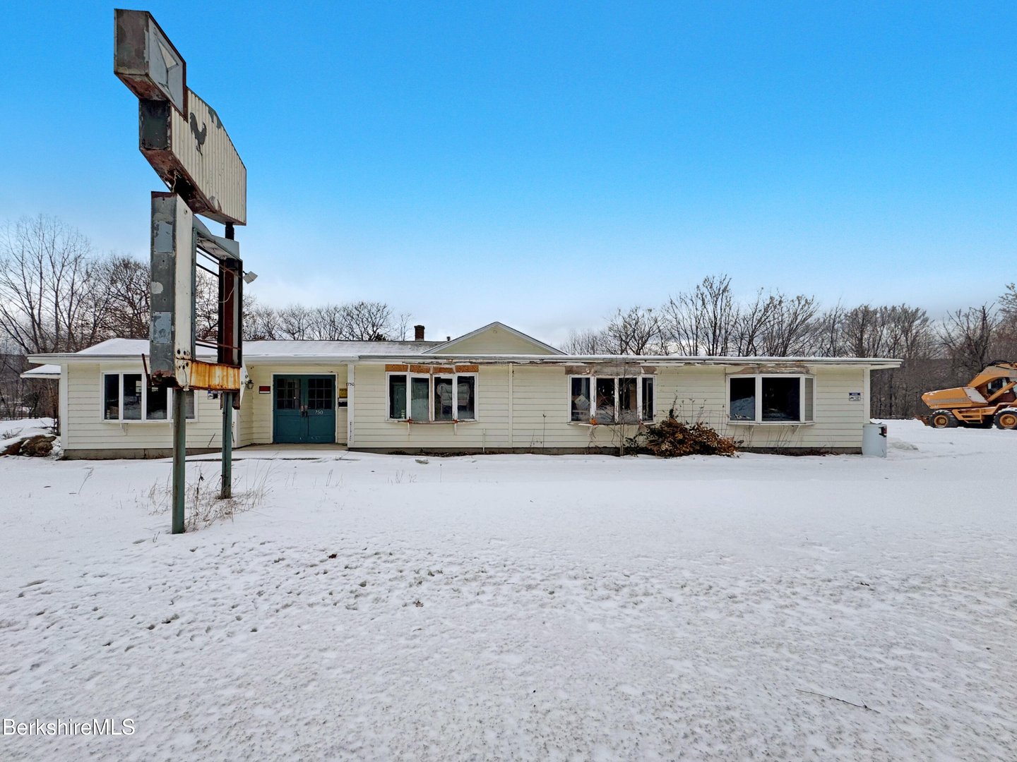 750-760 S State Rd Photo 4