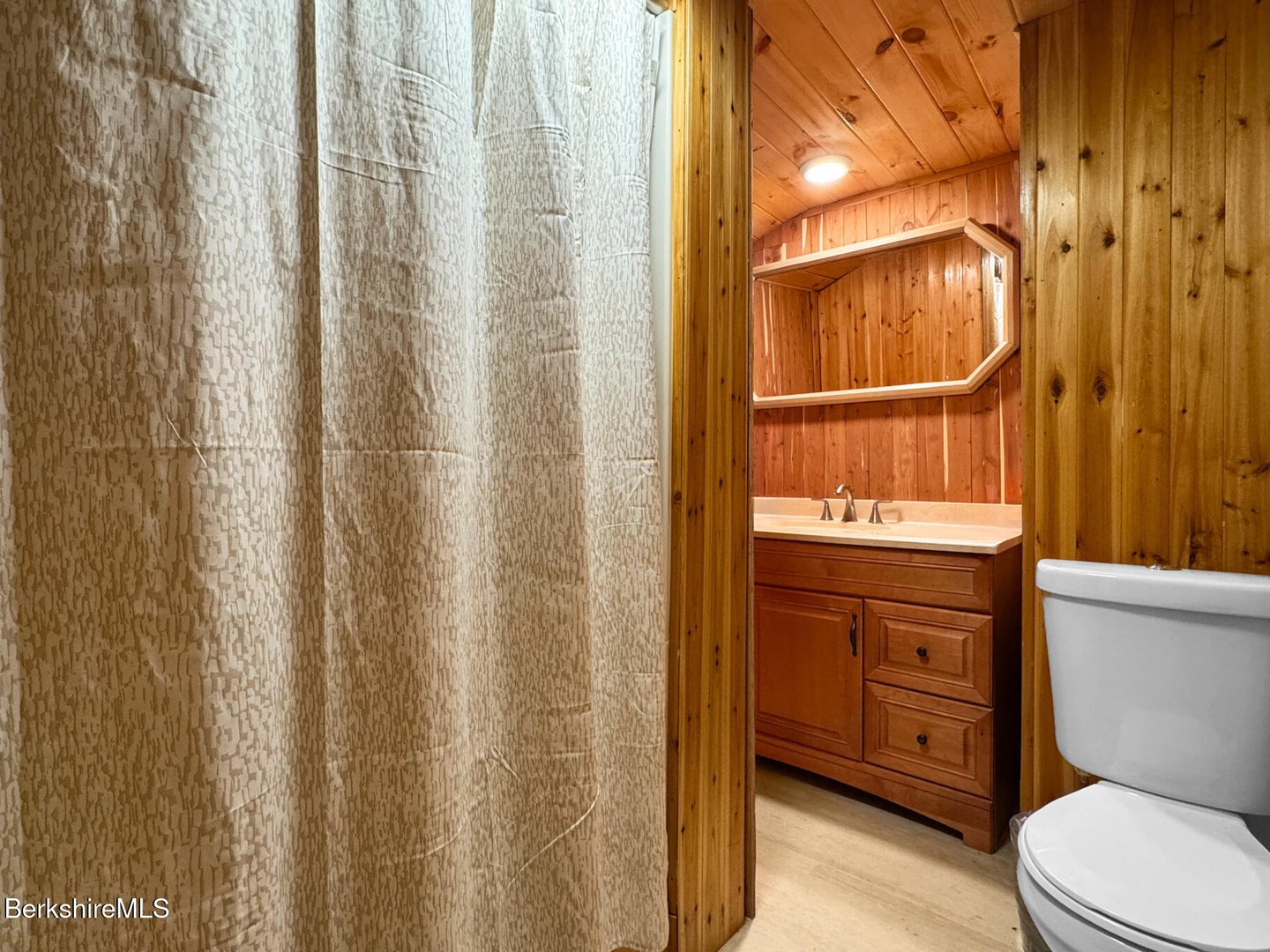 750-760 S State Rd Photo 10