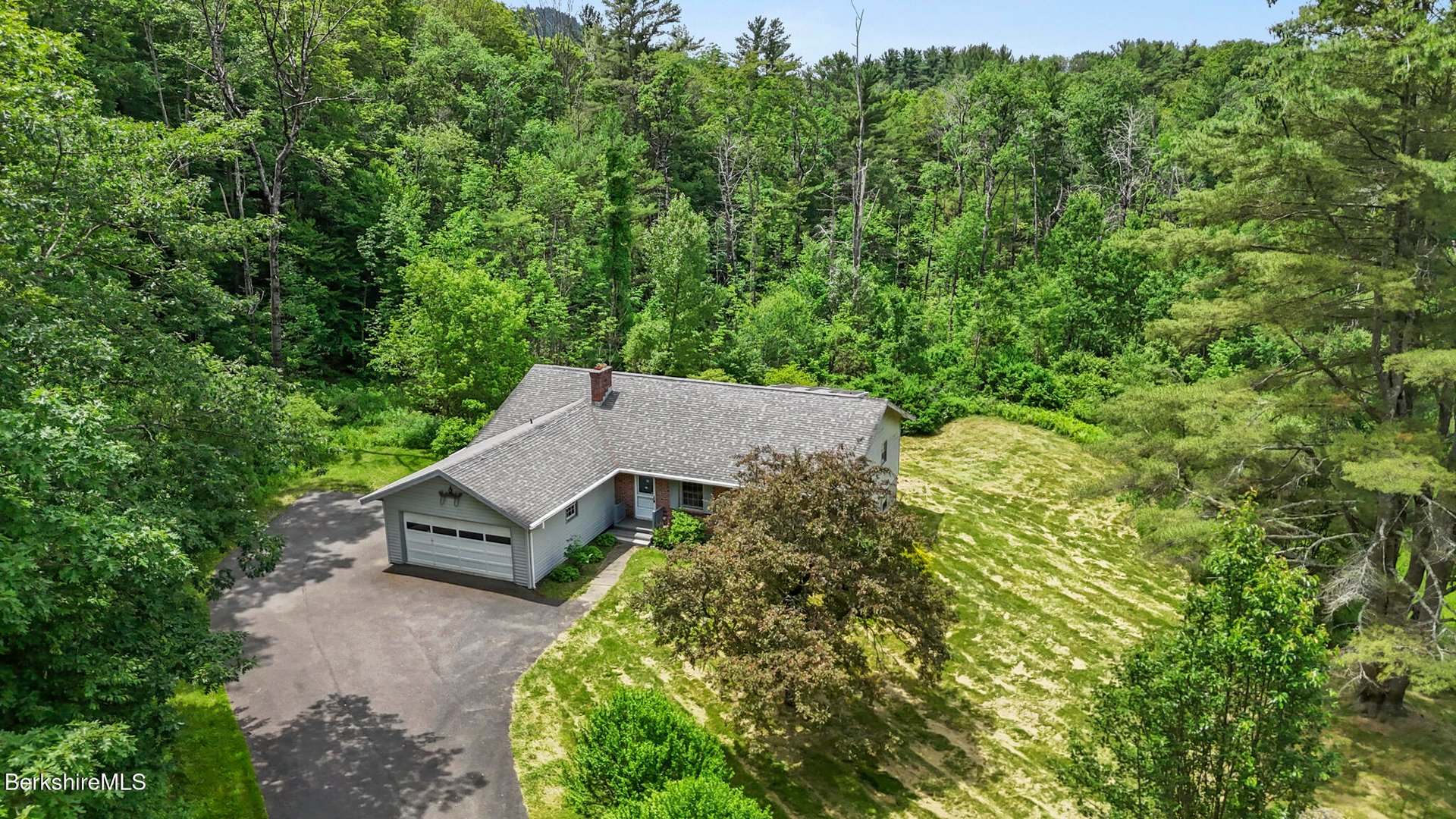 1310 Lenox Rd Photo 1