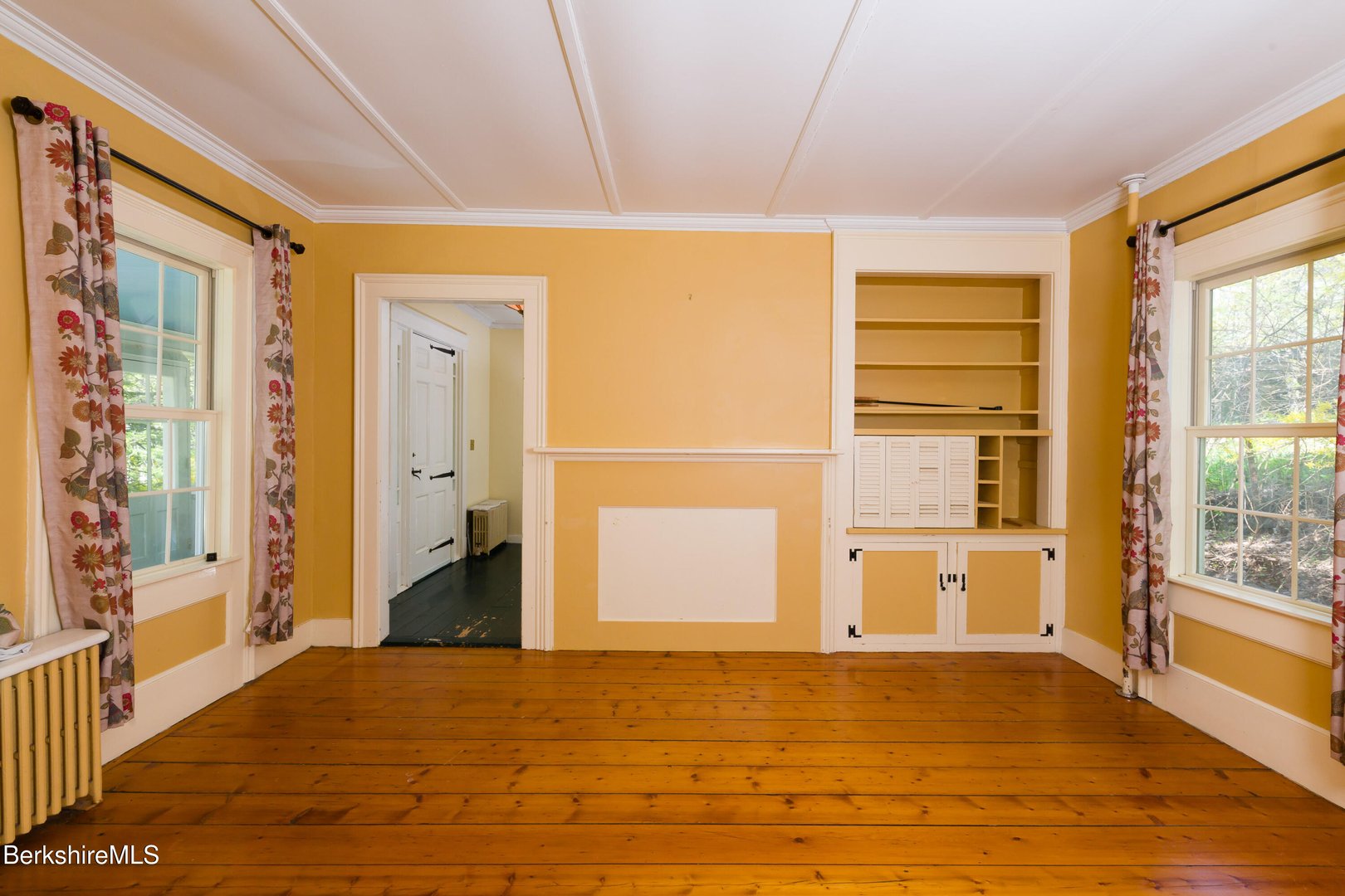 81 Elmwood Ave Photo 15