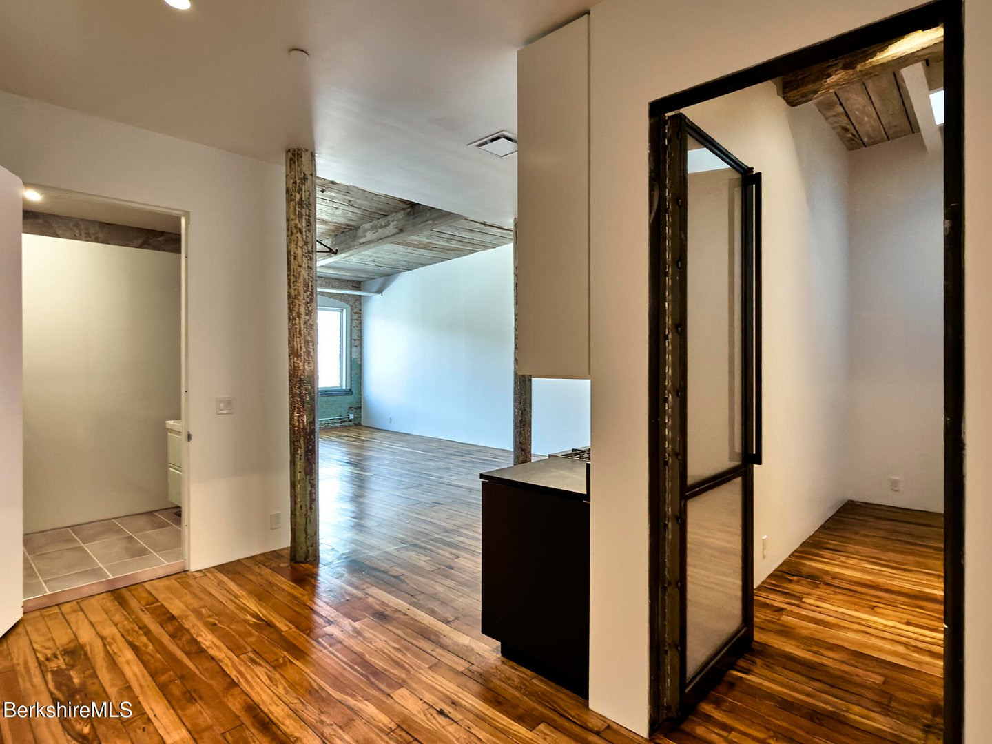 520 State Rd  #309 Photo 8