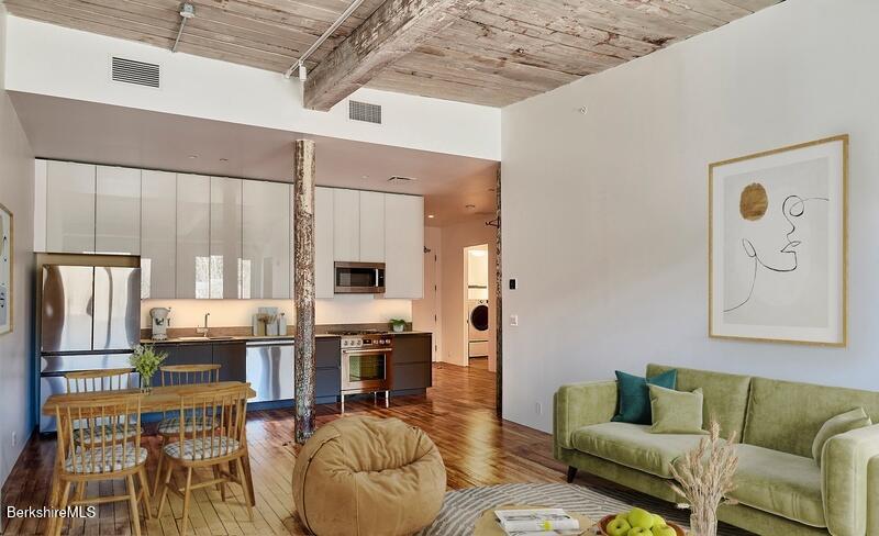 520 State Rd  #309 Photo 1