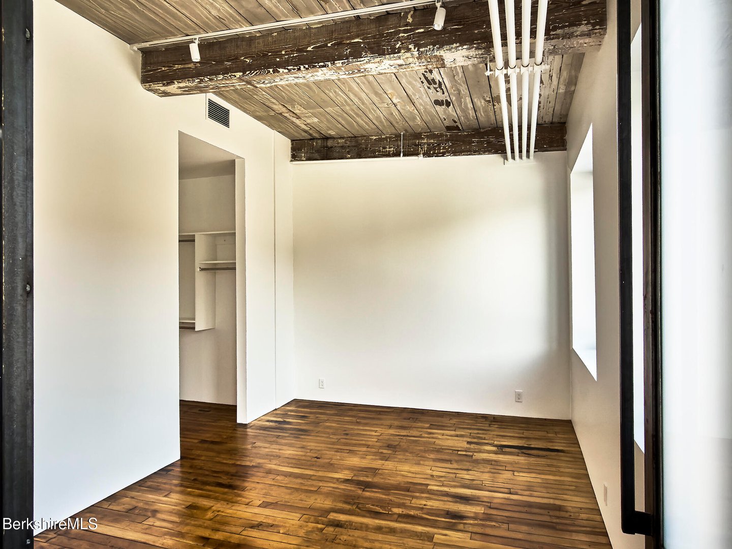 520 State Rd  #309 Photo 14