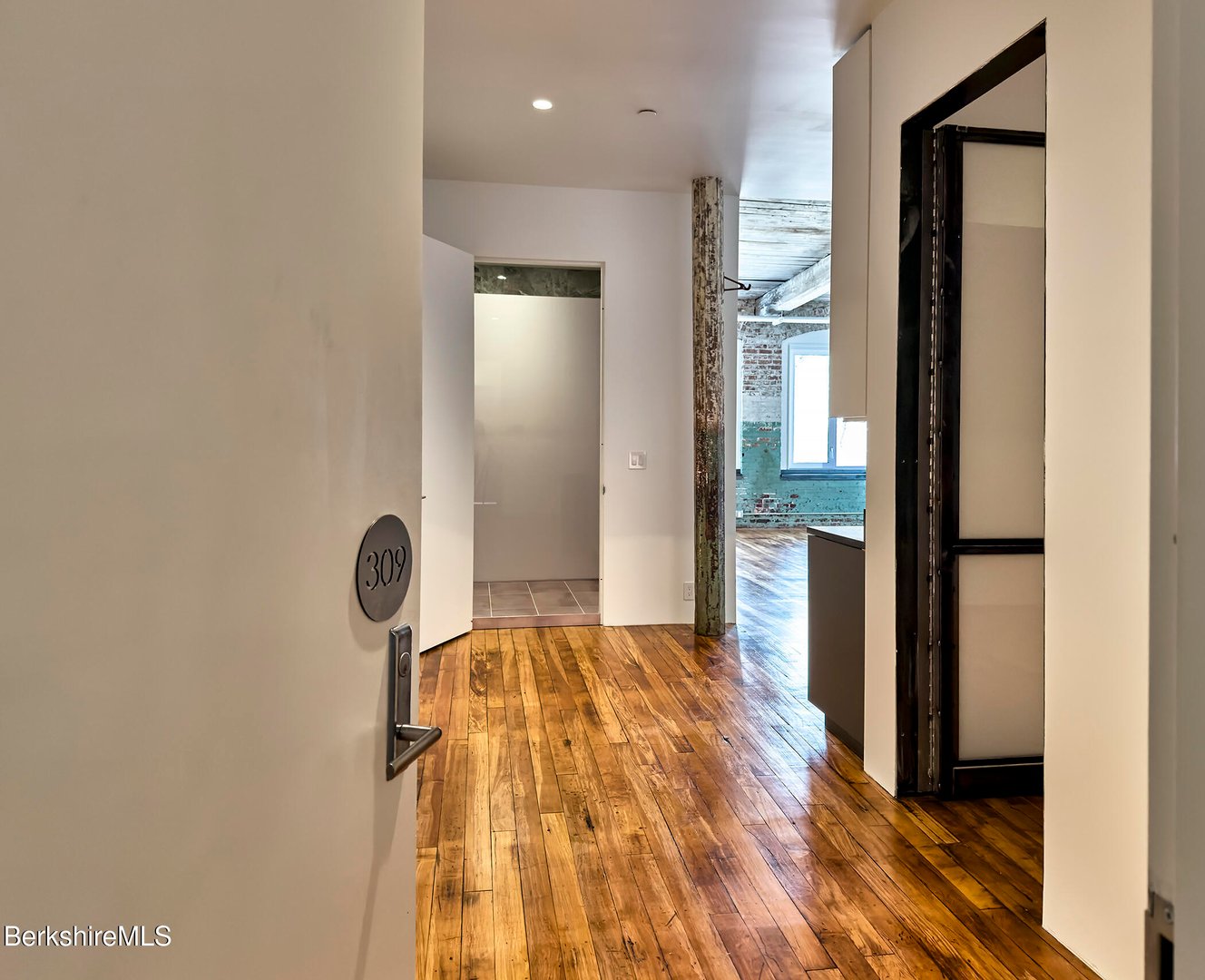 520 State Rd  #309 Photo 7