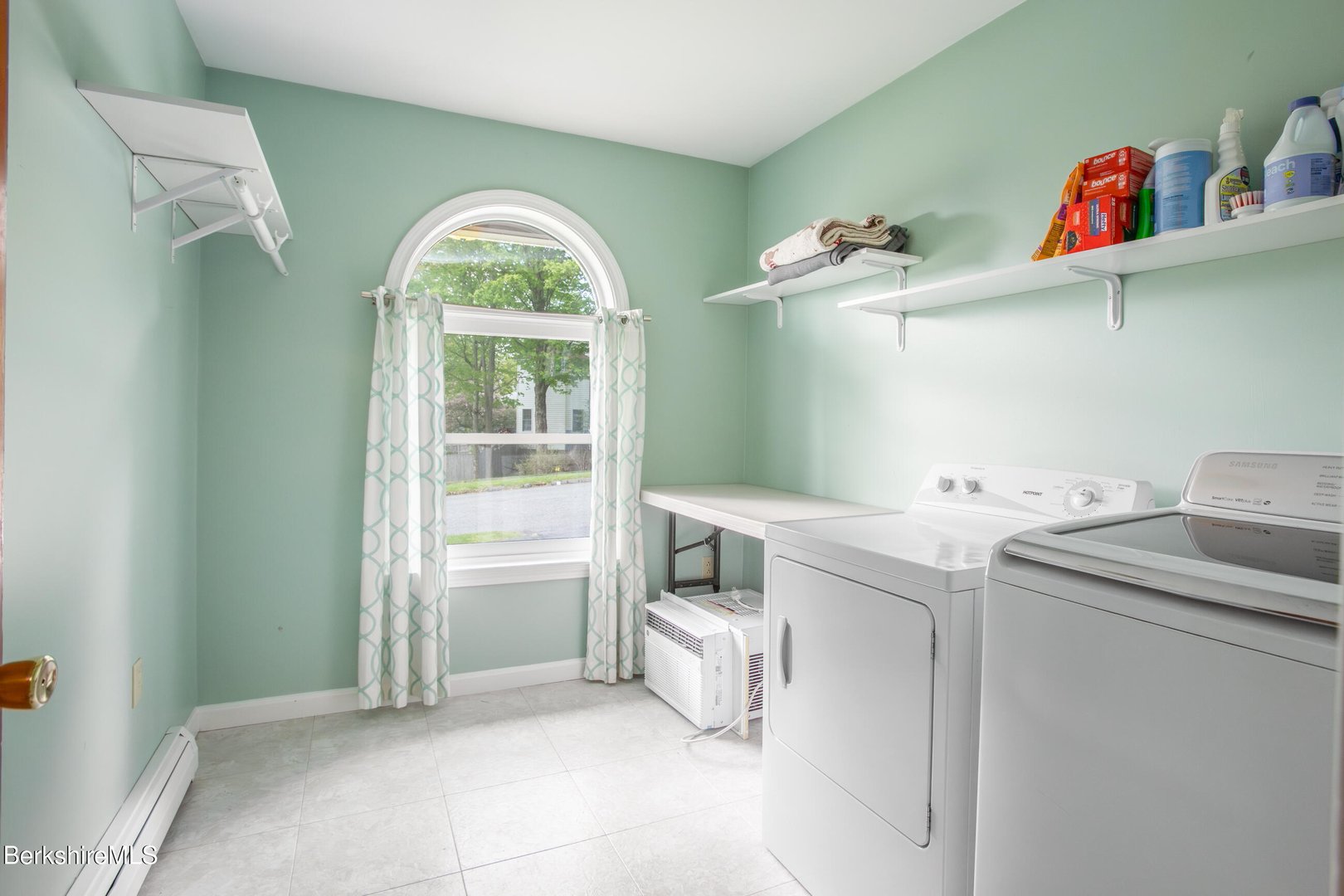 48 Lindsay Dr Photo 26