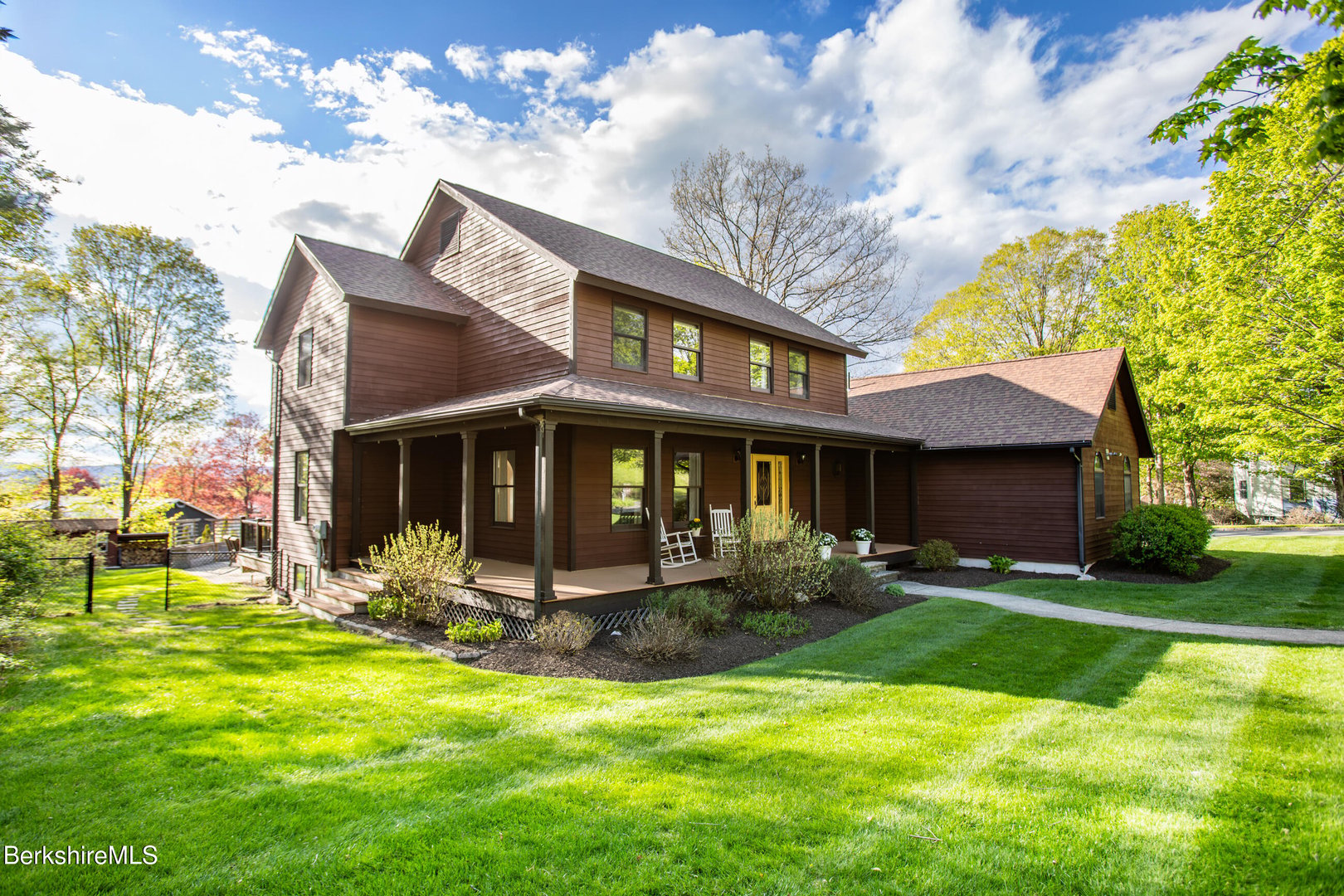 48 Lindsay Dr Photo 1