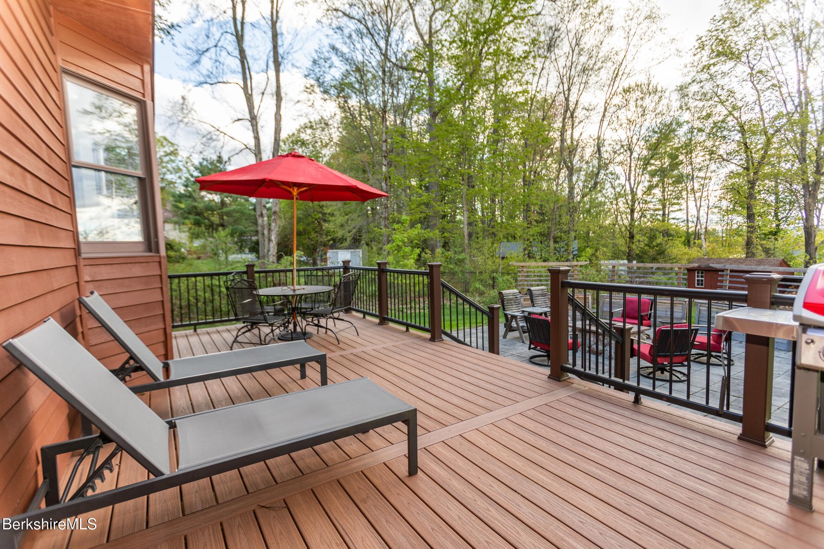48 Lindsay Dr Photo 8