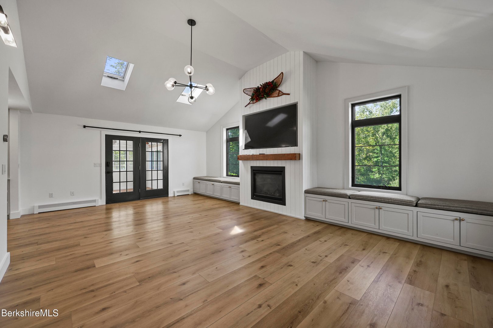 65 Johnson Rd Photo 21