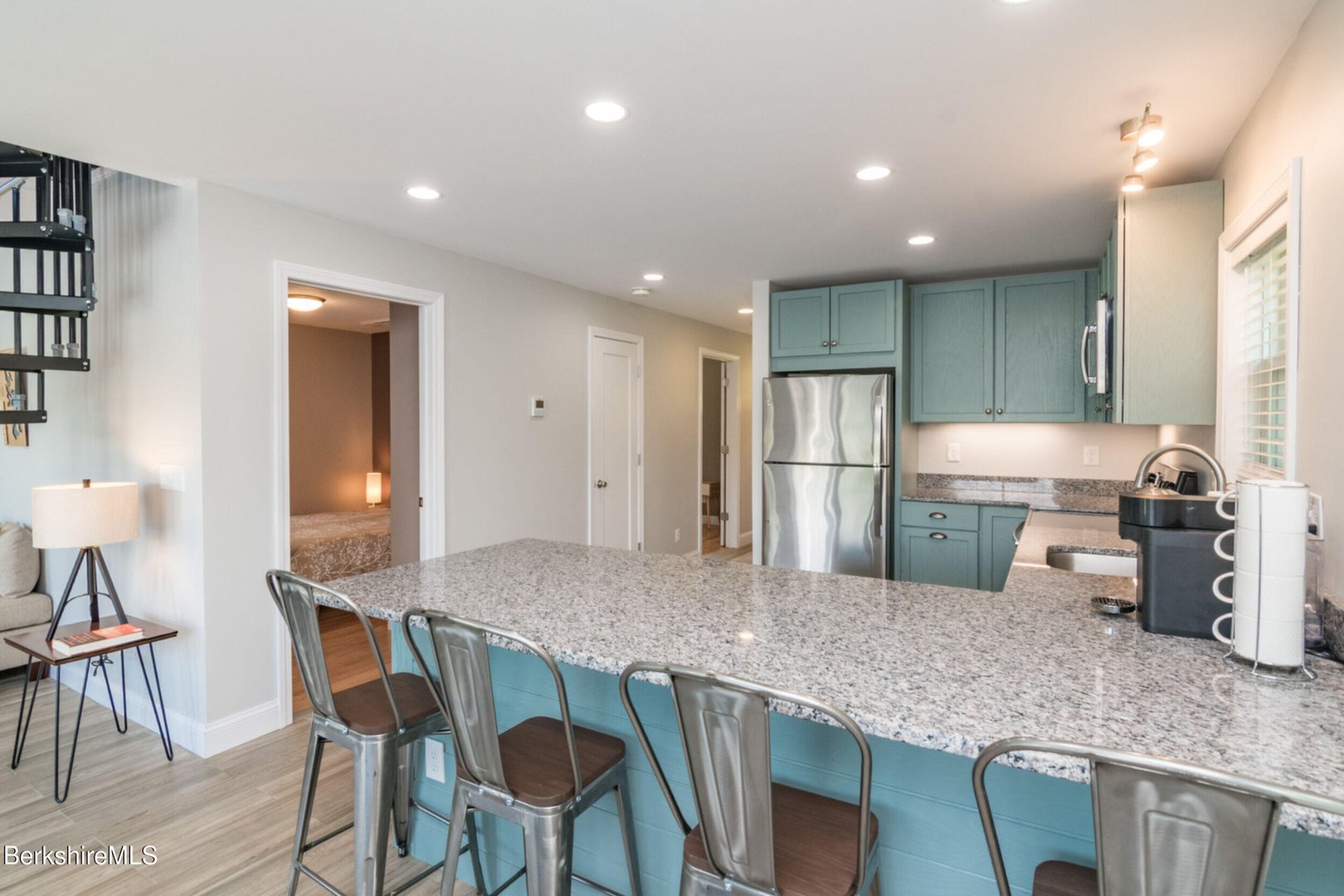 36 Tamarack Rd Photo 8