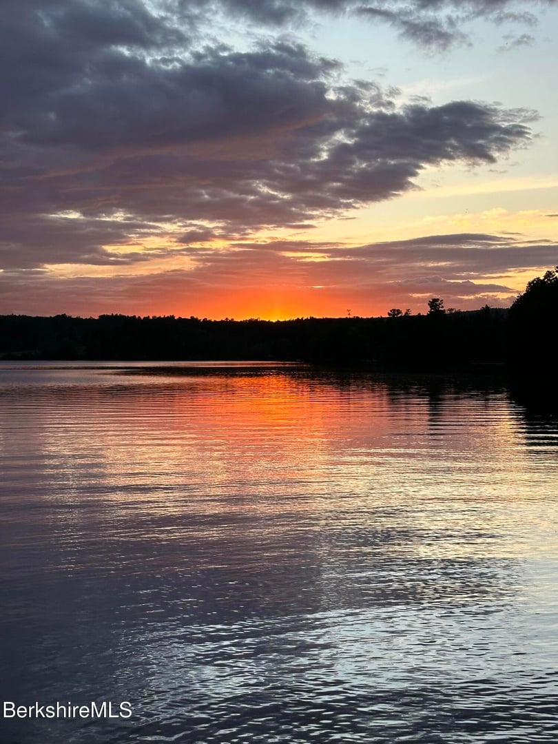 19 Lakeside Dr Photo 3