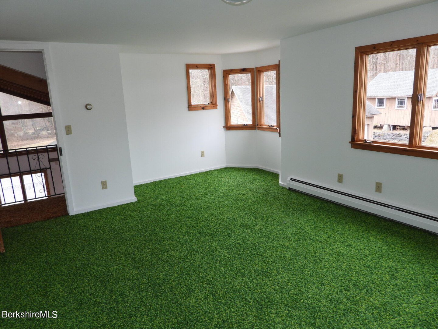 775 Williamstown Rd Photo 37