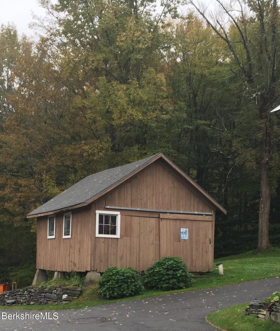 775 Williamstown Rd Photo 7