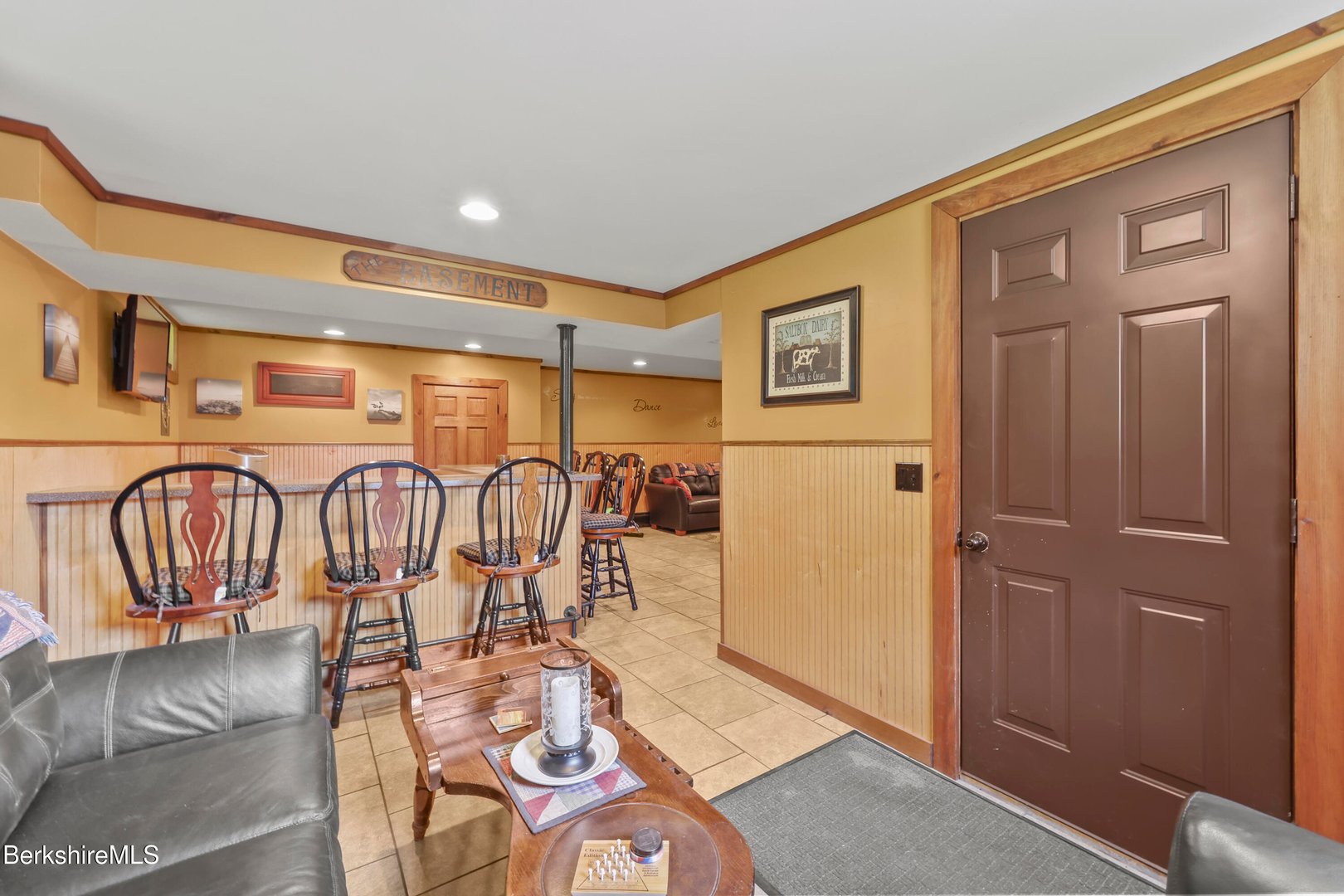 457 N Eagle St Photo 29