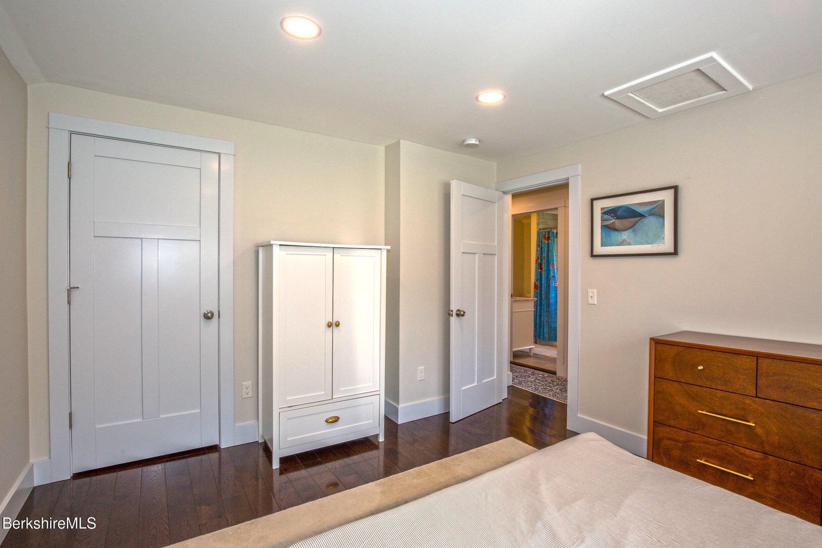 298 Park St Photo 19