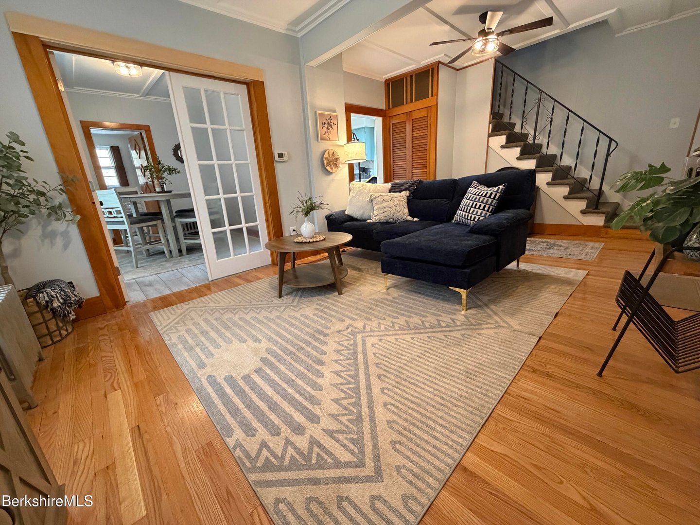31 Millard Ave Photo 10