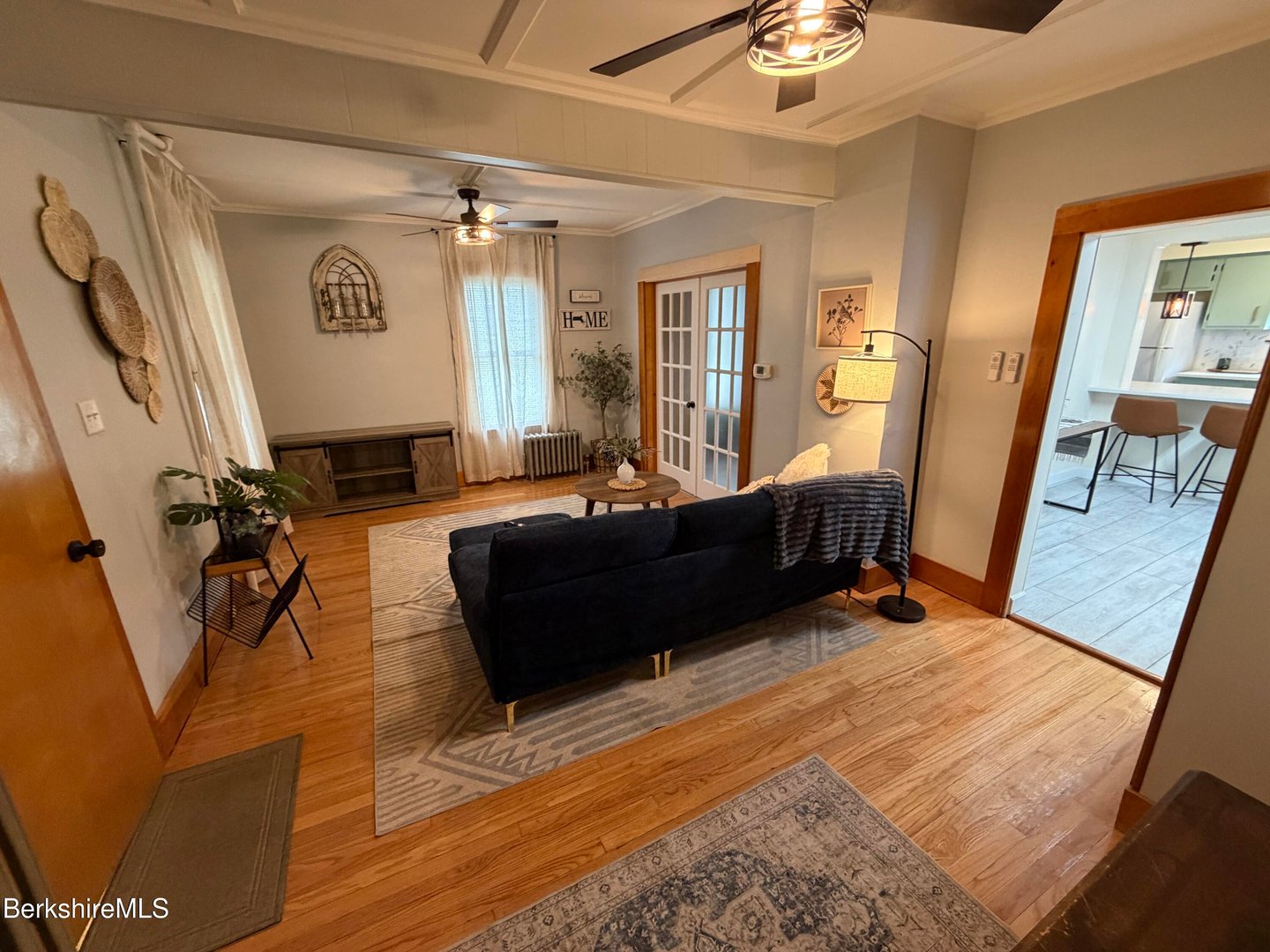 31 Millard Ave Photo 9