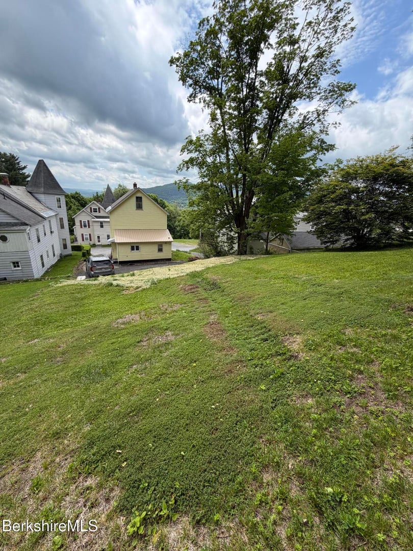 31 Millard Ave Photo 30