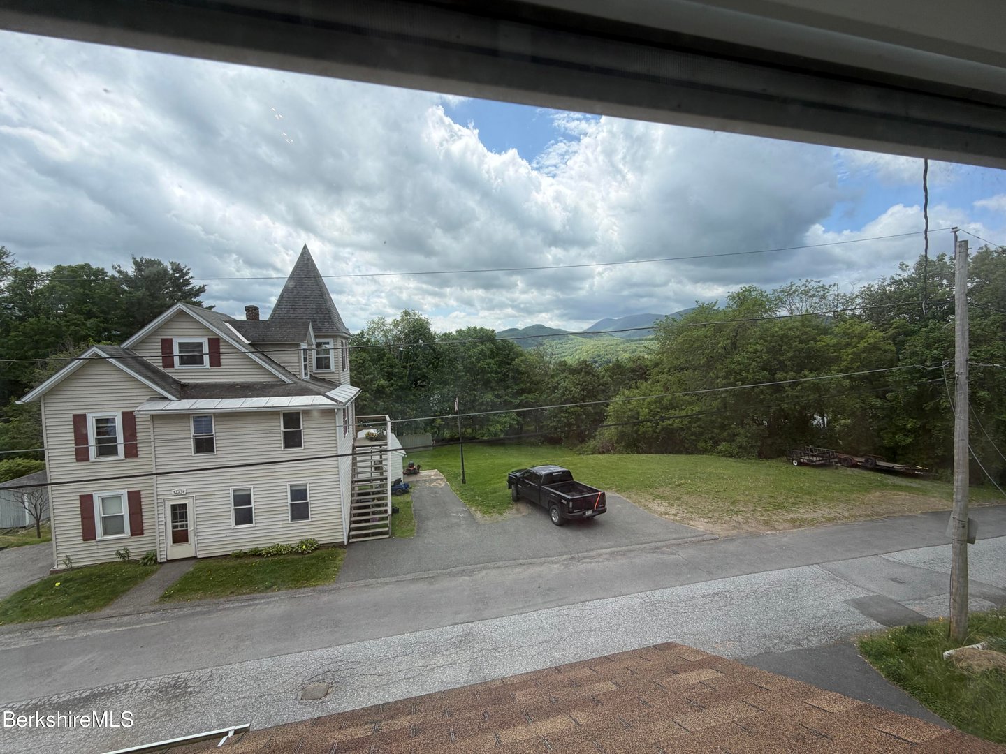 31 Millard Ave Photo 21