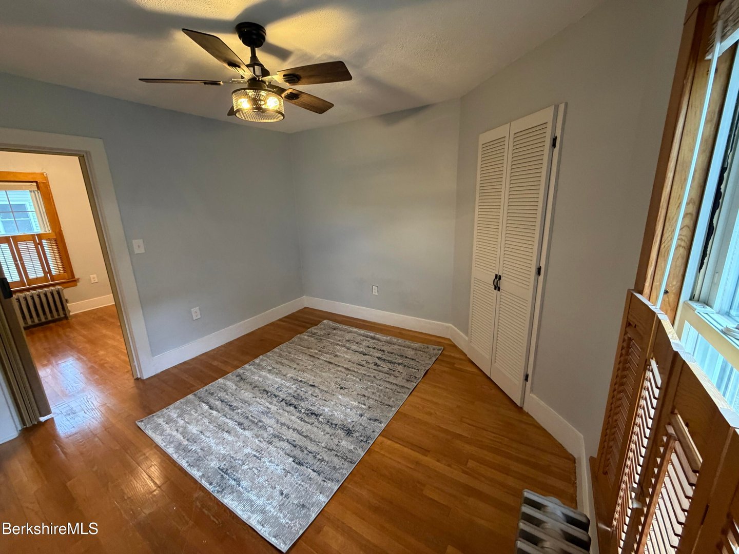 31 Millard Ave Photo 21
