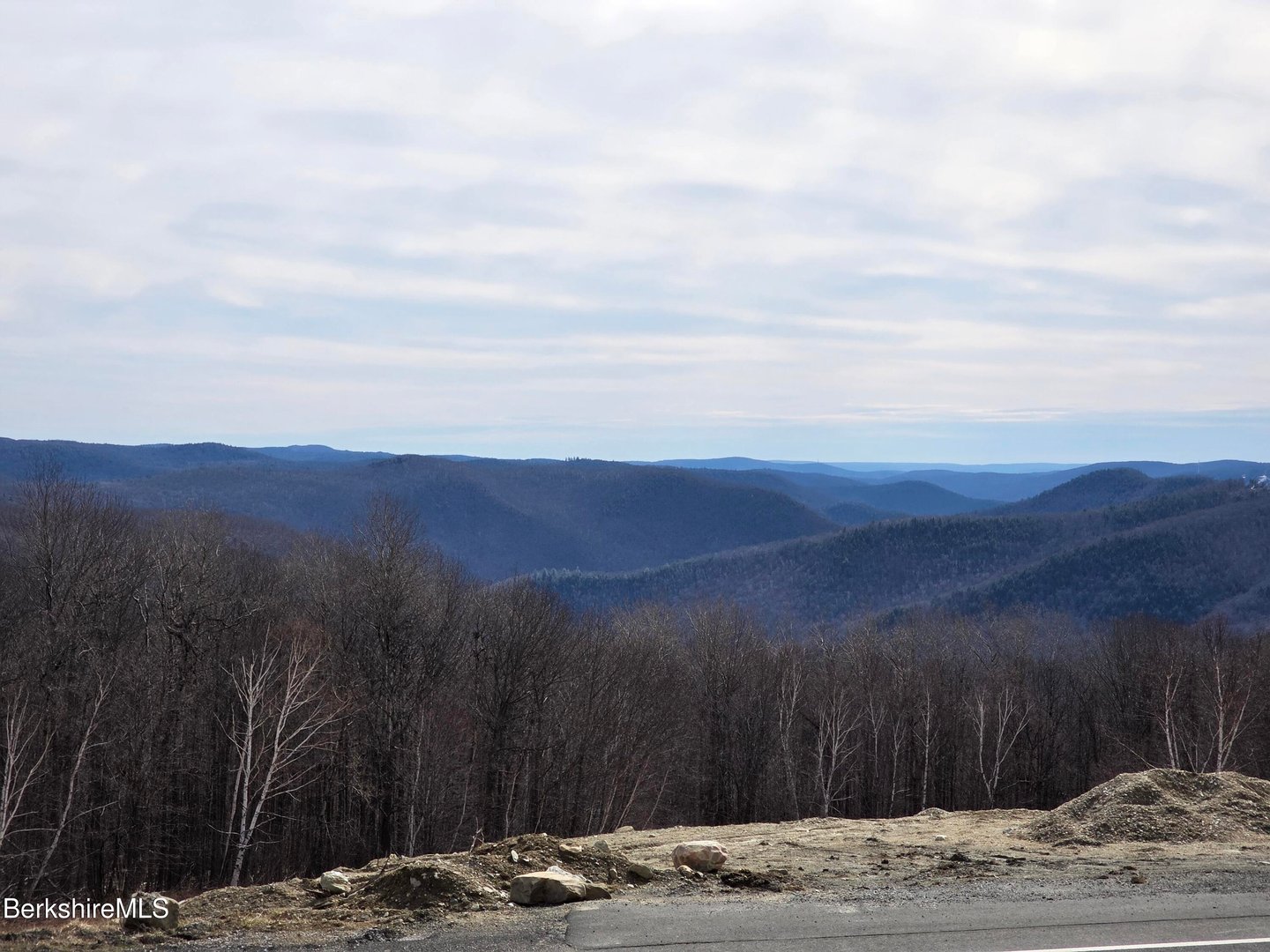 350 Mohawk Trail Photo 1