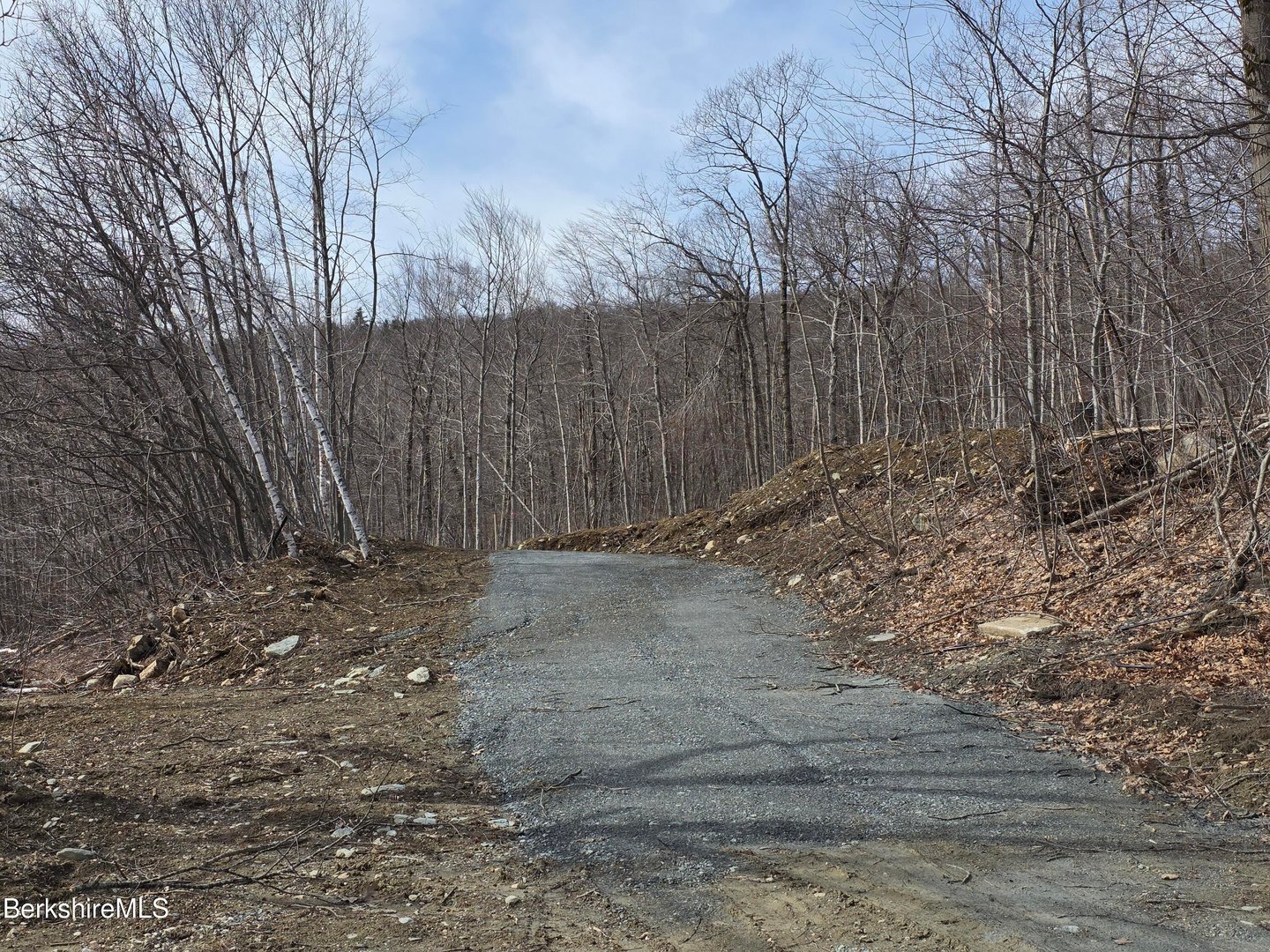 350 Mohawk Trail Photo 7