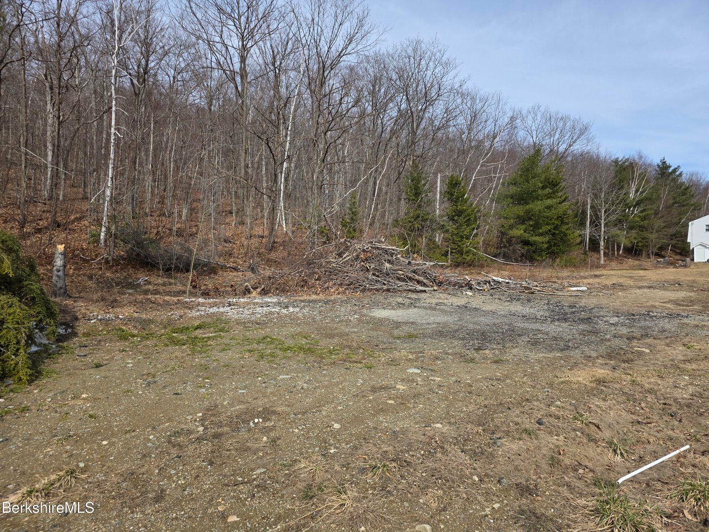 350 Mohawk Trail Photo 6