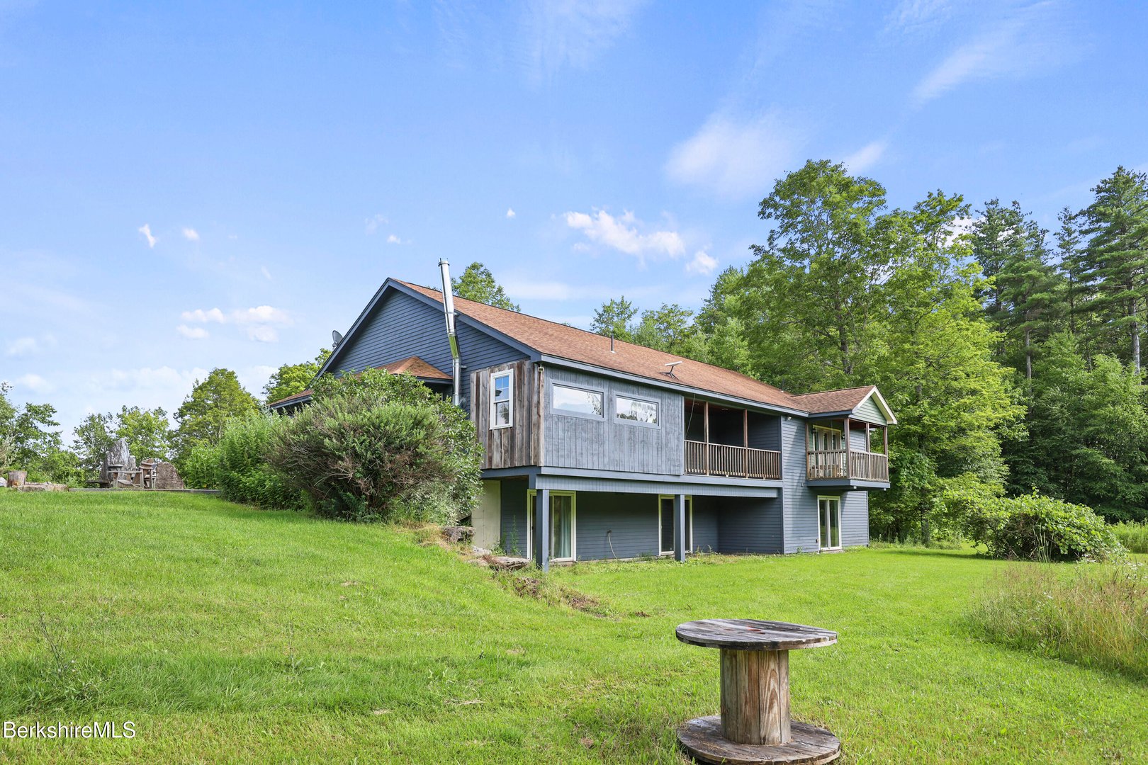 451 Williamstown Rd Photo 3